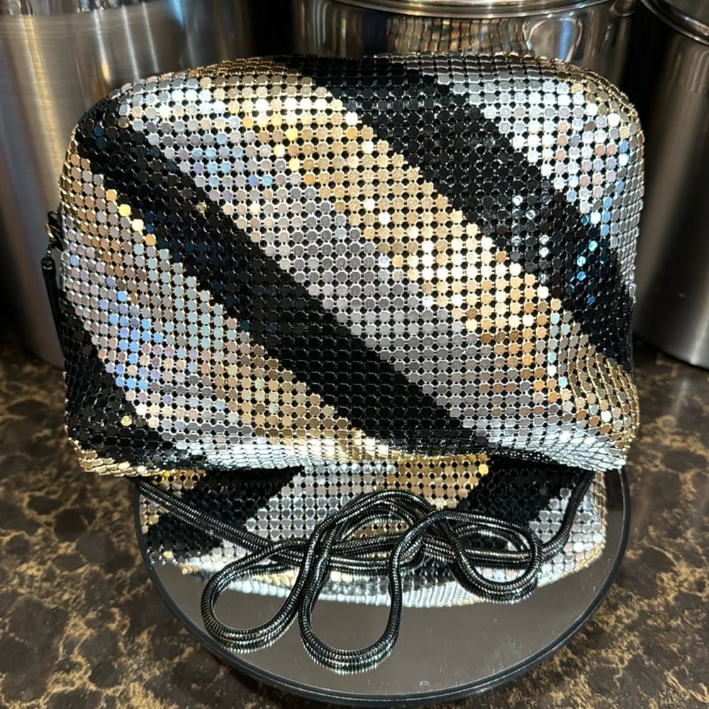 Gold black silver Mesh Evening Crossbody or shoulder Bag EUC No call outs